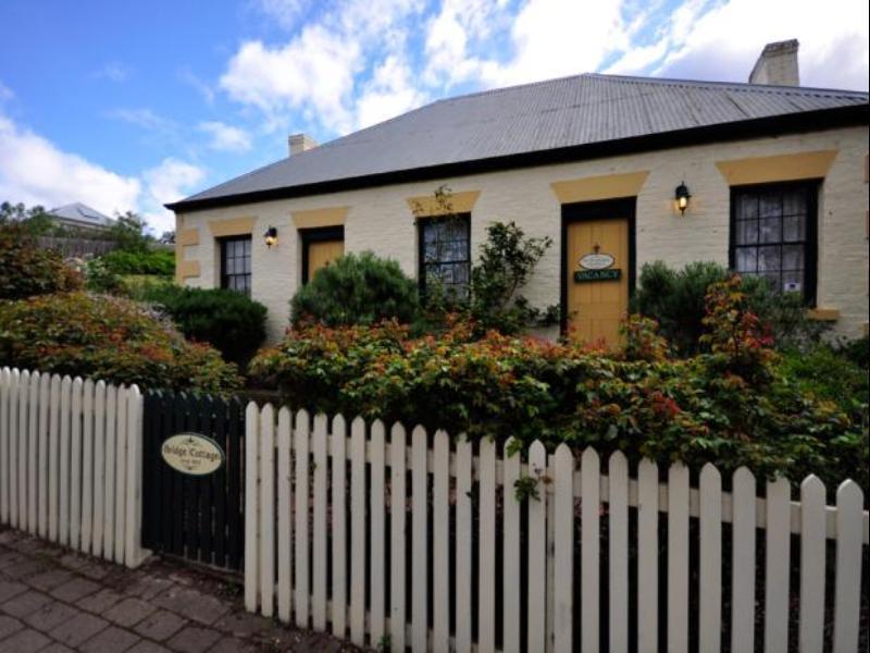 Bridge Cottages Sargeants & Armoury Cottages 1823 - History & Charm Richmond Exterior photo