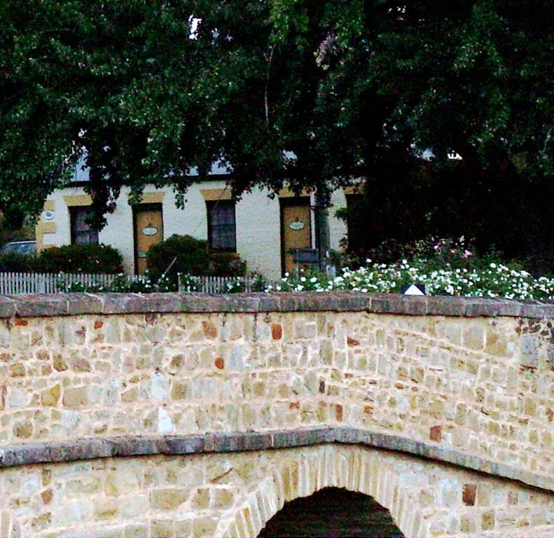 Bridge Cottages Sargeants & Armoury Cottages 1823 - History & Charm Richmond Exterior photo
